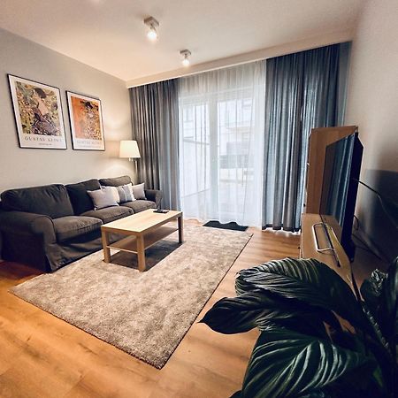 Boleslaviaapartments - Apartament Merci 4, Private Parking Free, Air Condition โบเลสวาเวียส ภายนอก รูปภาพ