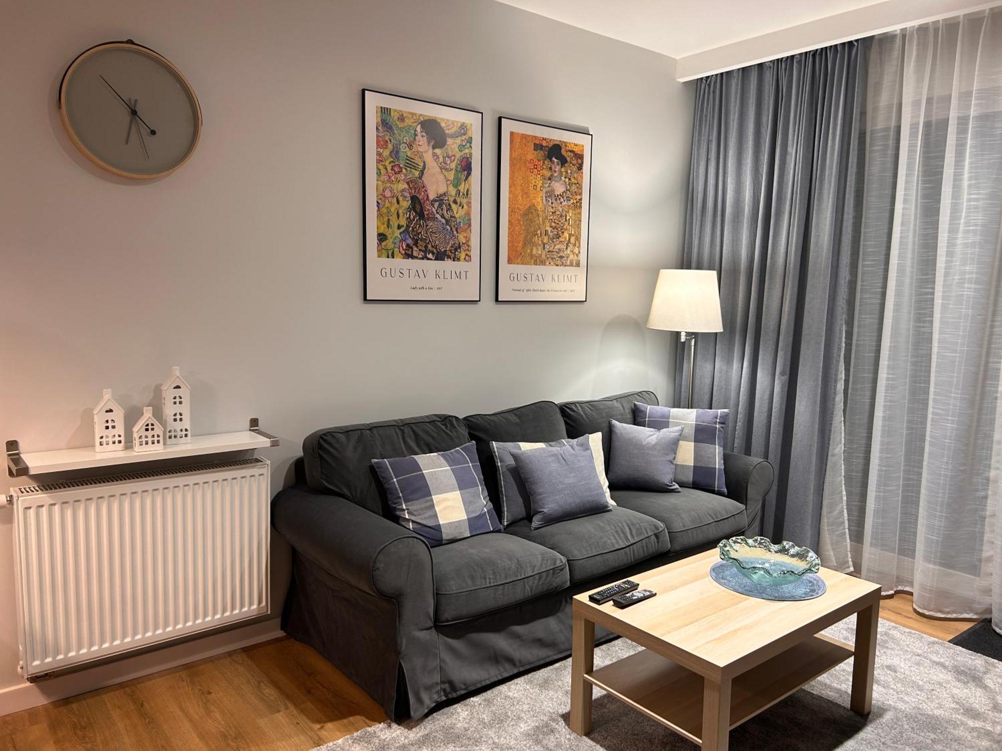 Boleslaviaapartments - Apartament Merci 4, Private Parking Free, Air Condition โบเลสวาเวียส ภายนอก รูปภาพ