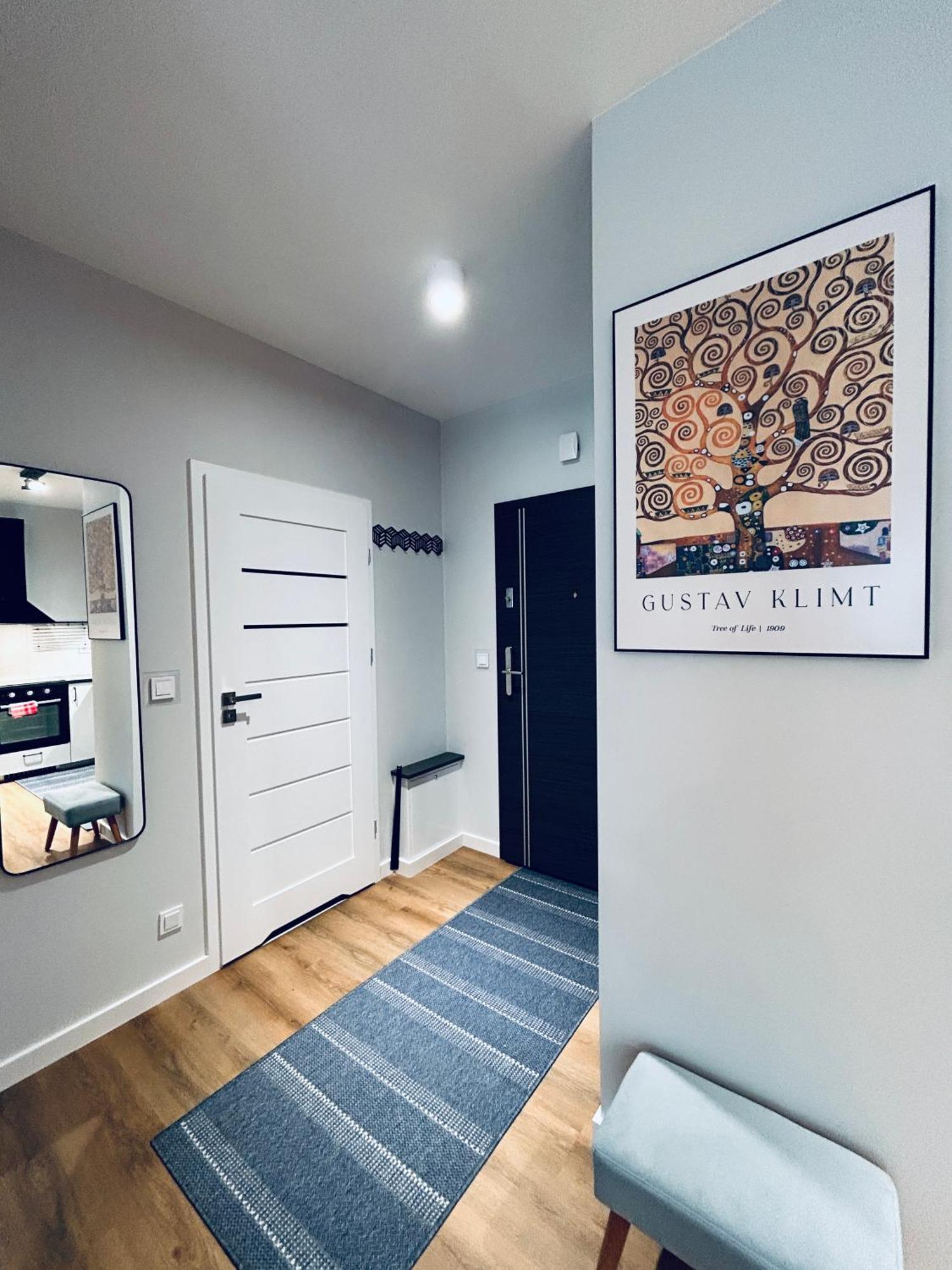 Boleslaviaapartments - Apartament Merci 4, Private Parking Free, Air Condition โบเลสวาเวียส ภายนอก รูปภาพ